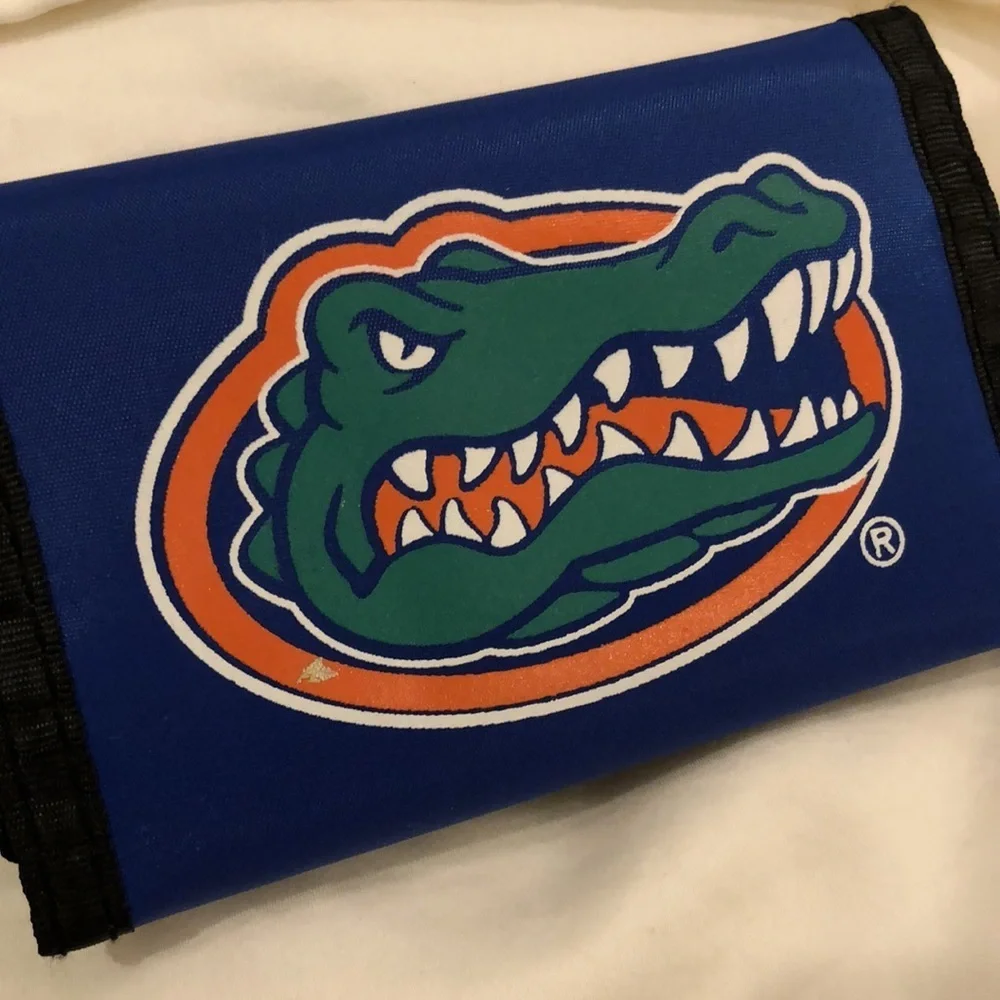 GATOR 🐊 NYLON TRIFOLD WALLET NWOT